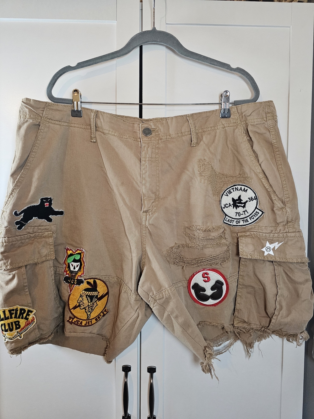 Jordan Craig Retro War Angel Cargo Shorts Khaki Distressed Patches Mens Size 42